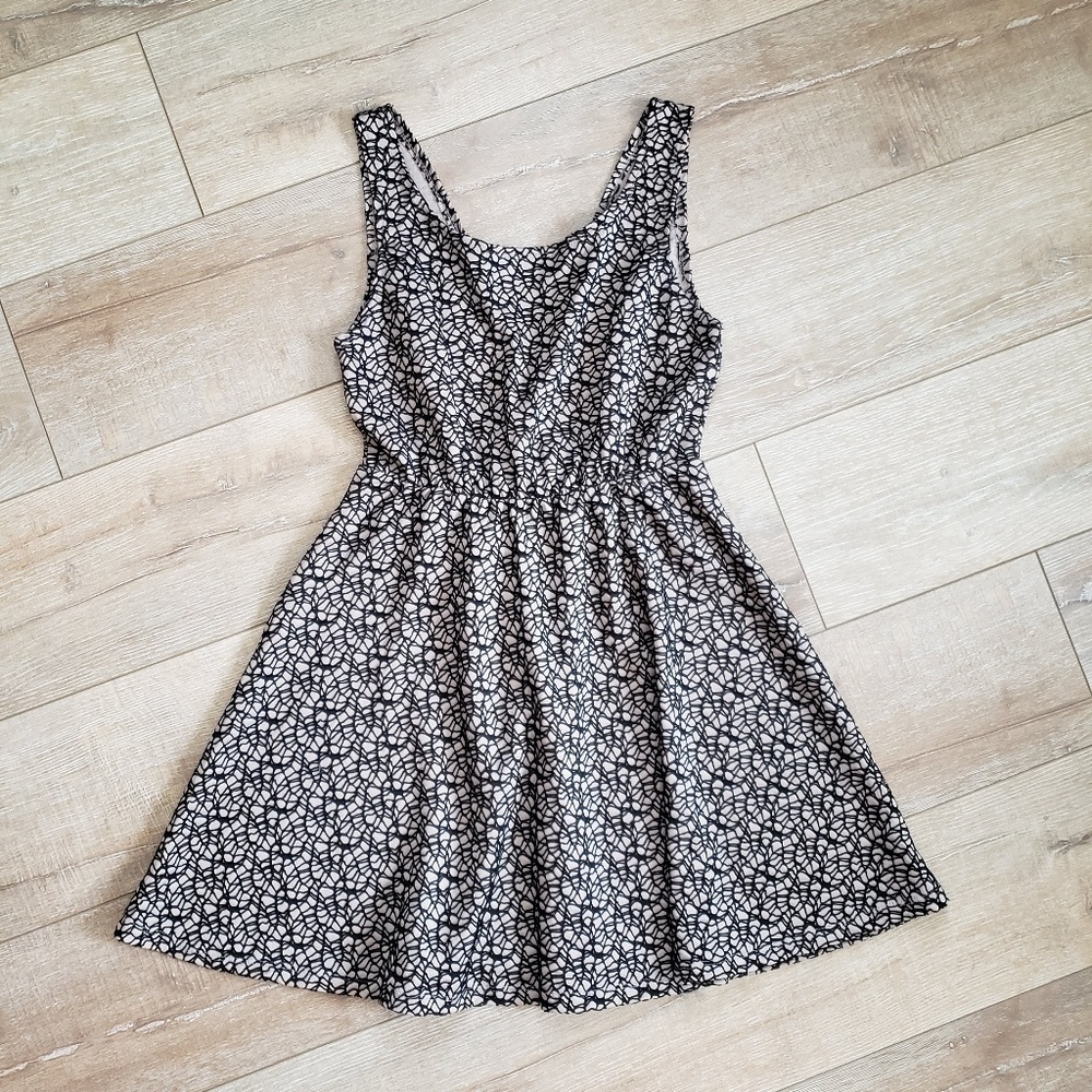 [Spoiled] Black & Nude Skater Dress V Back Bow